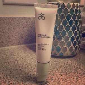 Arbonne counter spot essence